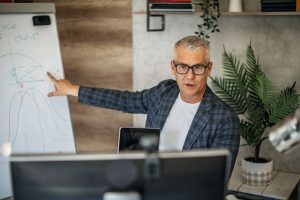 Riforma urgente: l’importanza dell’aggiornamento dei docenti universitari in fisica e chimica