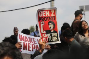 Nepal revoca il divieto sui social media dopo proteste che diventano mortali.