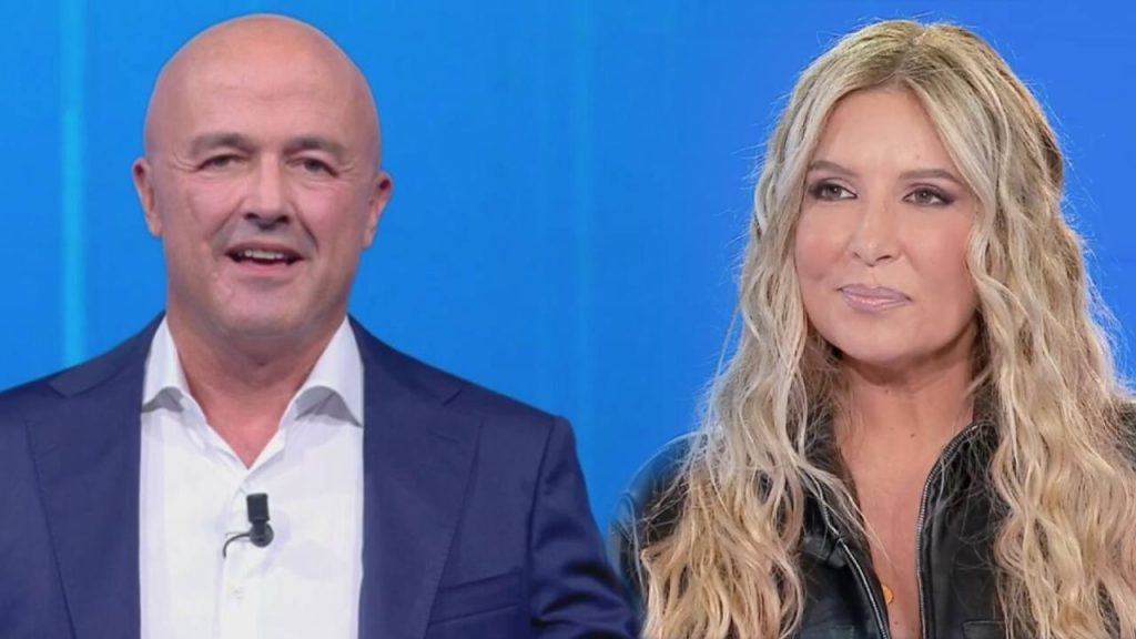 Botta e risposta: curioso confronto tra celebrità in un divertente duello di opinioni.