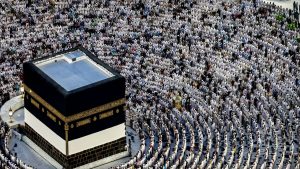 Il Hajj: un viaggio spirituale unico nell’islam, simbolo di fede e unità.