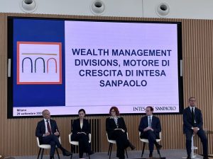 Intesa Sanpaolo: Wealth Management gestisce 909 miliardi nel primo semestre 2024