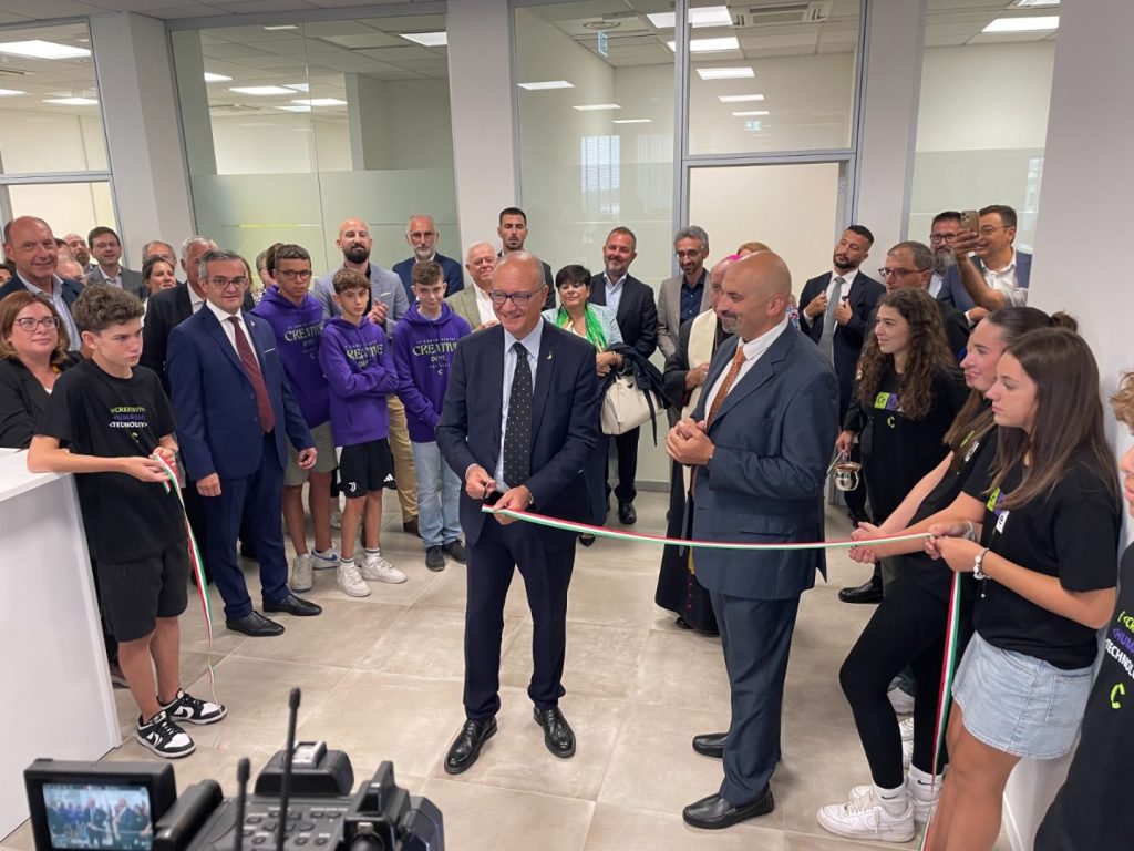 Inaugurato a Milano il Istituto Tecnico ‘Carlo Acutis’: Valditara lo definisce un modello virtuoso.