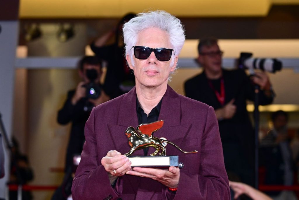 Jim Jarmusch e il Leone d'Oro: Un Riconoscimento Controverso VENEZIA (ITALPRESS) – L’82a Mostra...