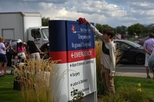 FBI cerca sospetto nel caso Kirk; Trump propone medaglia della libertà a Charlie.