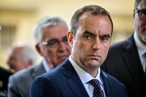 Francia: Macron nomina Sebastien Lecornu nuovo primo ministro per garantire stabilità politica.