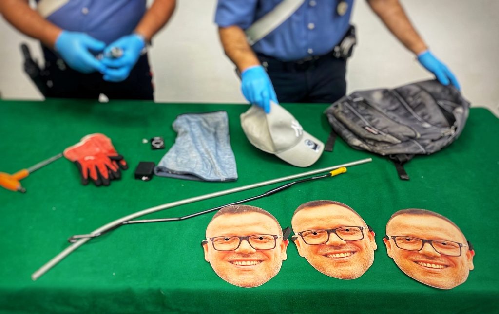 Un Inseguimento Surreale a Napoli NAPOLI (ITALPRESS) – Un episodio singolare ha avuto luogo a Napoli...