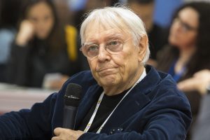 Milo Manara: 80 anni di innovazione nel fumetto contemporaneo e narrazione visiva.