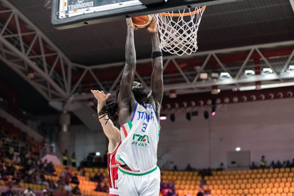 Italia trionfa agli Europei di basket: sconfitta la Spagna 67-63 in una serata storica.