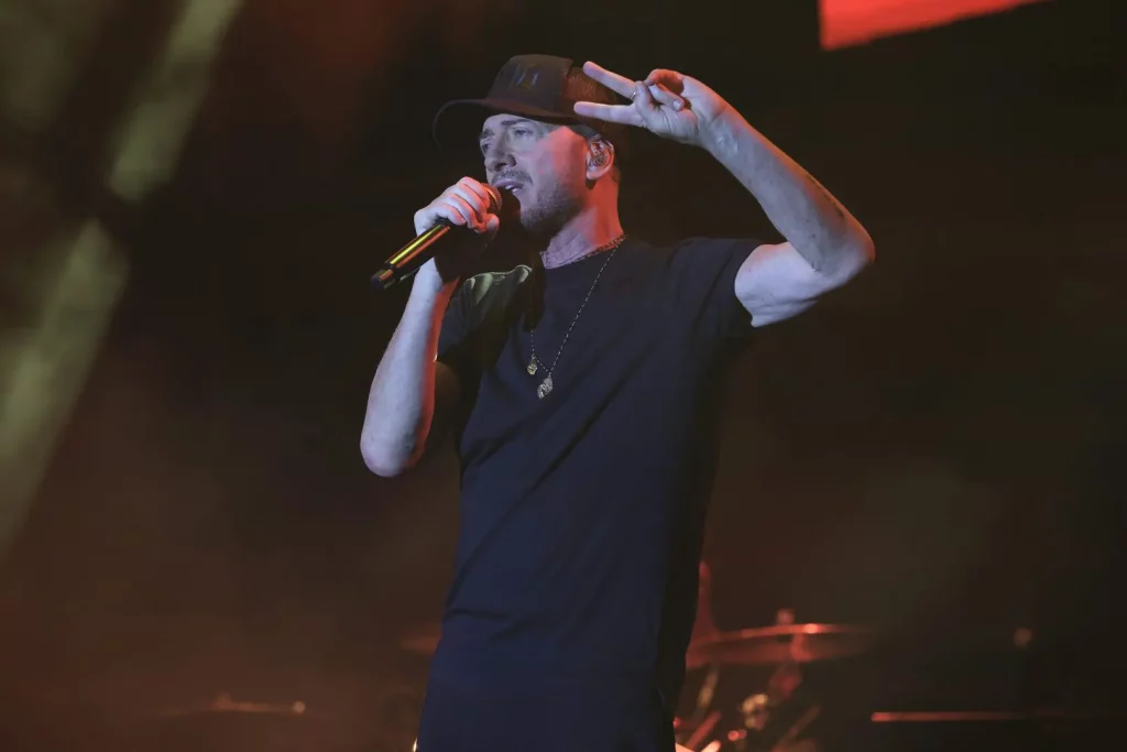 Raf ritorna con il tour teatrale per il 40° anniversario di Self Control