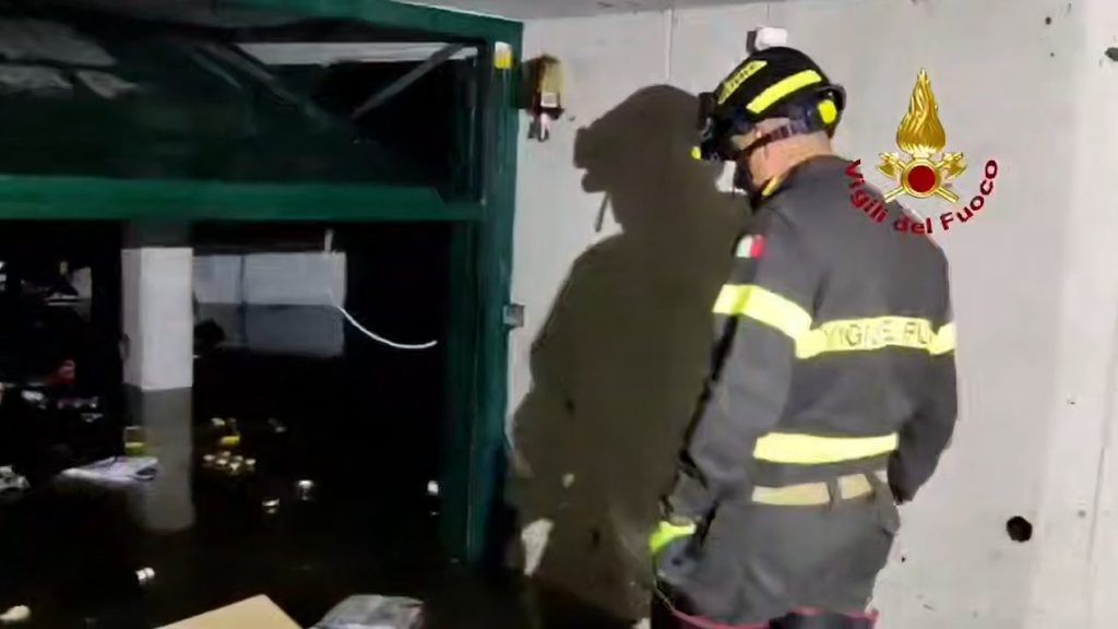 Maltempo in Veneto: allagamenti causano 100 interventi dei vigili del fuoco. Situazione critica.