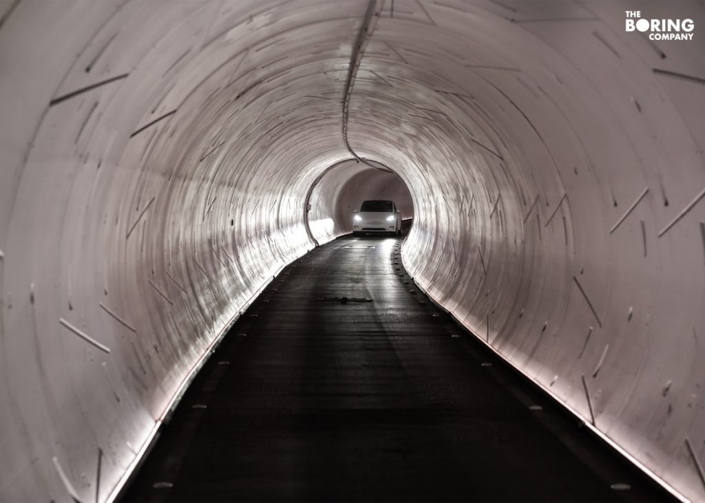 La Boring Company di Elon Musk ferma i lavori sul tunnel per l’aeroporto di Las Vegas.