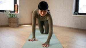 Migliora postura e forza della schiena con l’esercizio Superman: scopri come!