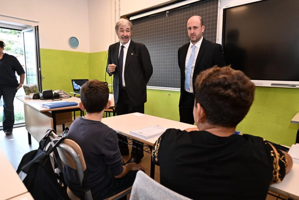 Bucci: I giovani devono plasmare la società del futuro nel primo giorno di scuola