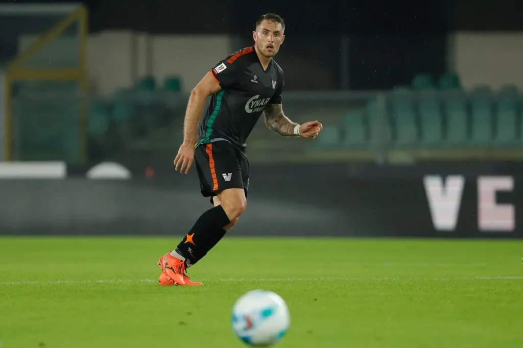 Venezia supera il Verona ai rigori e sfida l’Inter negli ottavi di Coppa Italia.