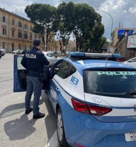 Furti e rapine a Roma e nei lidi: otto arresti in un’operazione della polizia.
