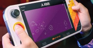 Disponibile per preorder il nuovo handheld Atari con controlli retro!