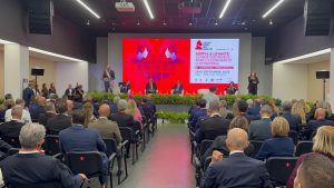 Musumeci apre la Fiera del Levante mentre Emiliano lascia un’importante eredità politica.