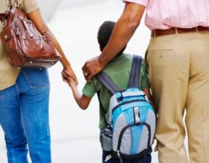 Calo nascite in Italia: 30.000 bimbi persi in un anno, futuro incerto per scuola e docenti.