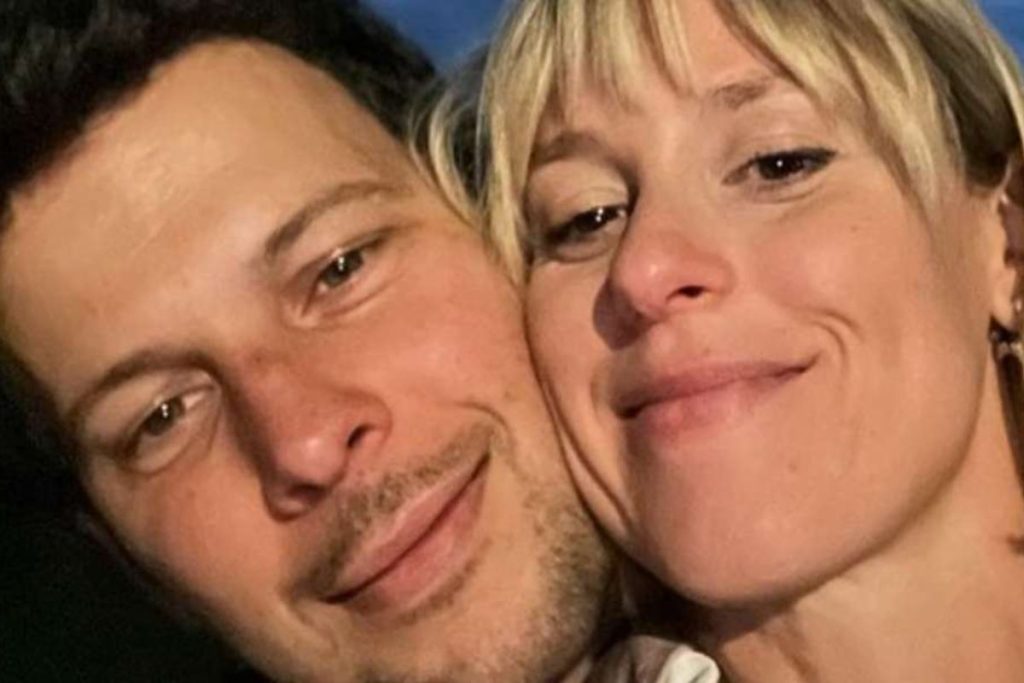 Federica Pellegrini si rilassa in famiglia: nuotate con la figlia Matilde dopo le polemiche.