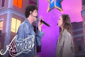 Mida e Sara Toscano: il duetto che incanta i fan di Amici e Netflix!