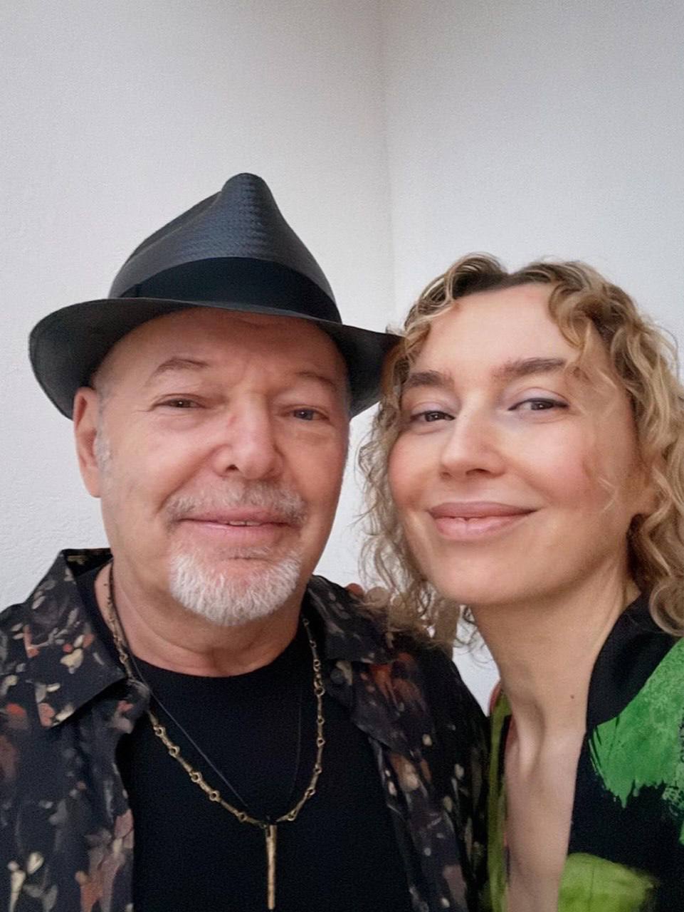 Vasco Rossi e Laura Schmidt: Un Amore Infinito Vasco Rossi ha fatto una toccante dedica alla moglie...