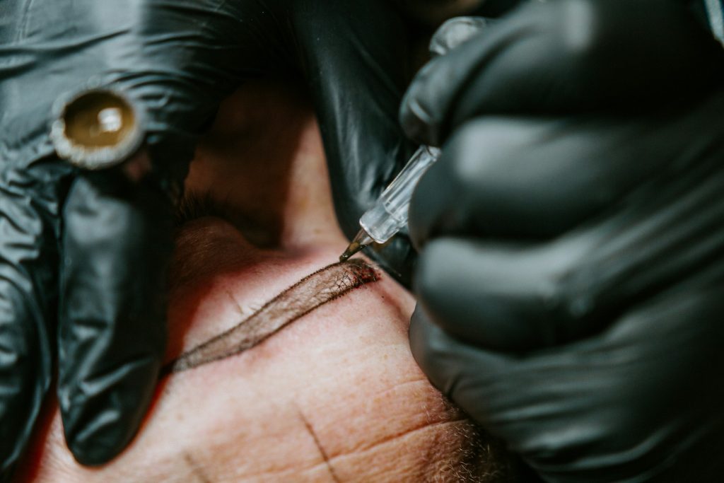 Durata del trucco permanente: scoprilo per il tatuaggio sopracciliare e la sua longevità.