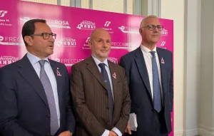 FrecciaRosa: 15 anni di viaggio per sensibilizzare sulla prevenzione dei tumori. Unisciti a noi!