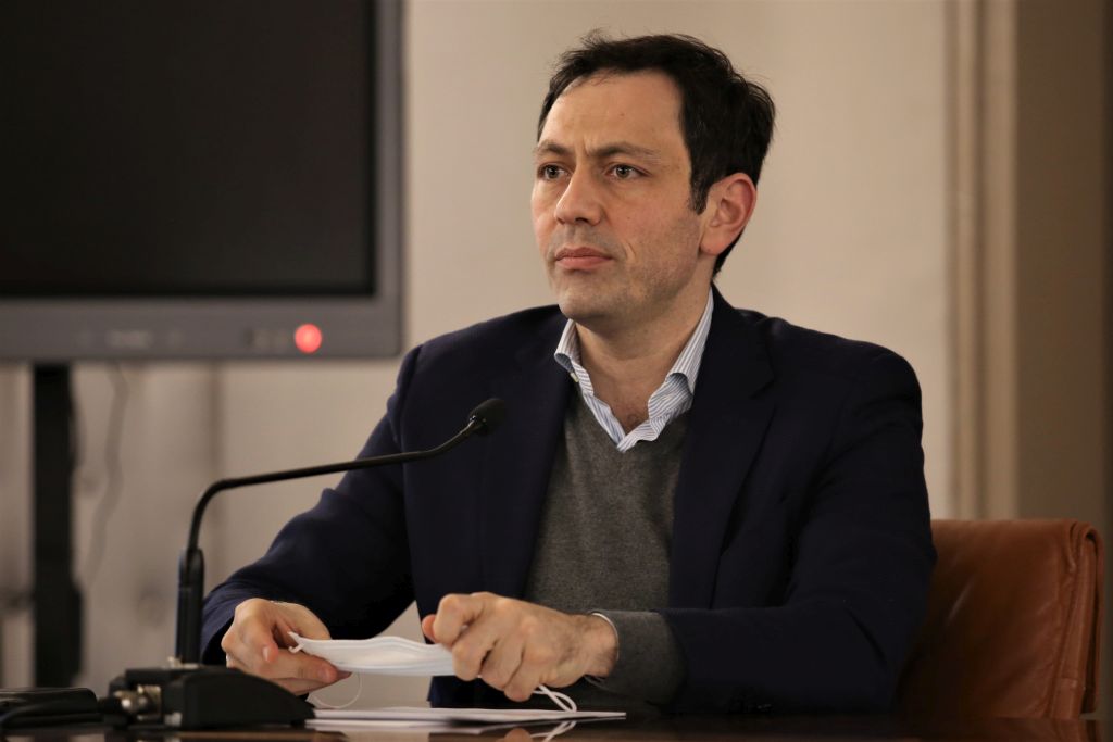 Presentazione del Patto per il Mediterraneo: Un Nuovo Inizio per l'Europa Ruggero Razza e il Ruolo...