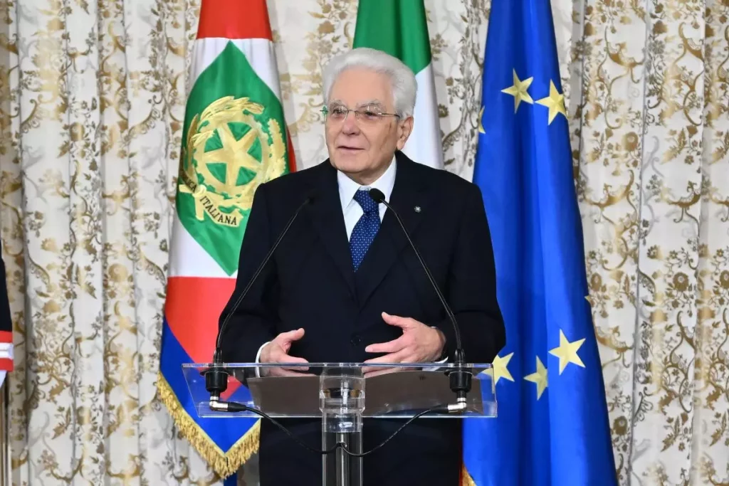 Mattarella: “Lavoro in Italia a velocità diverse, i salari non possono essere trascurati”