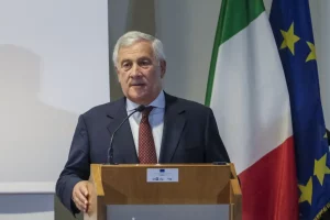 Il Ministro degli Affari Esteri, Antonio Tajani, e il Ministro dell'Università e della Ricerca, Anna...