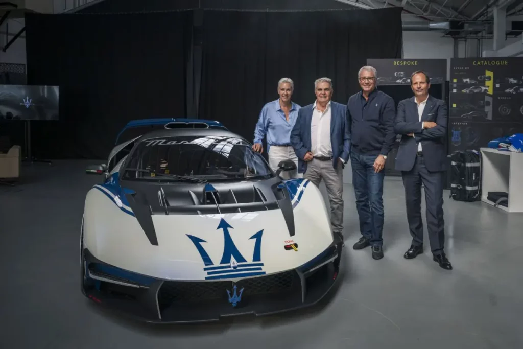 Maserati MCXtrema: Un Nuovo Capitolo nella Tradizione Italiana Lo storico stabilimento Maserati di...