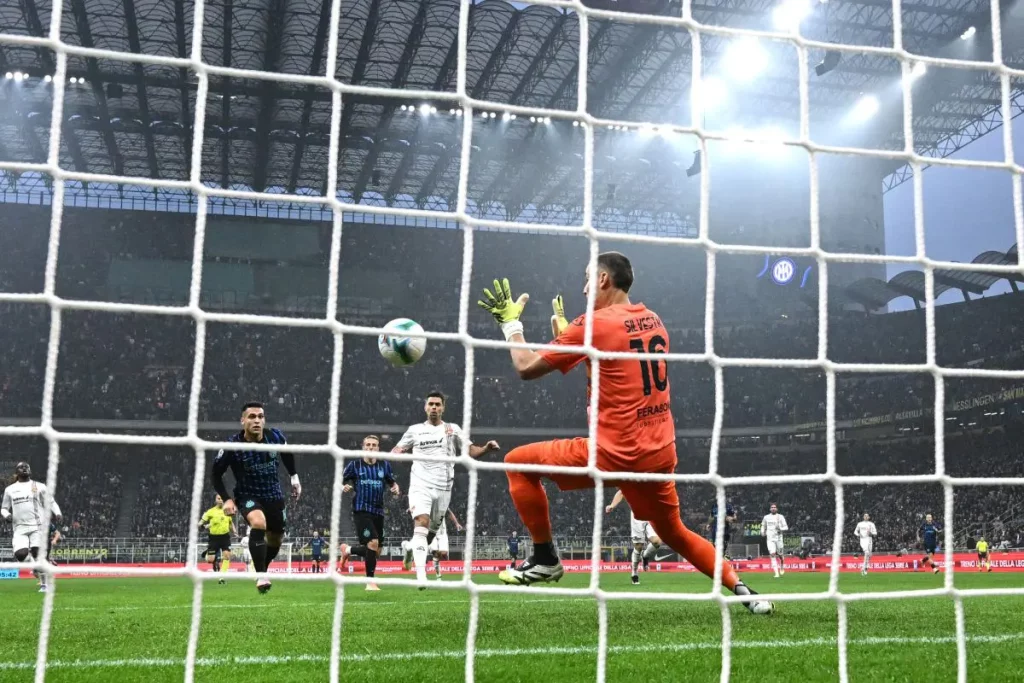 Inter trionfa 4-1 sulla Cremonese e balza in vetta alla classifica momentaneamente.