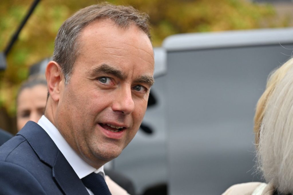 Francia: nasce il governo Lecornu con 18 nuovi ministri designati.