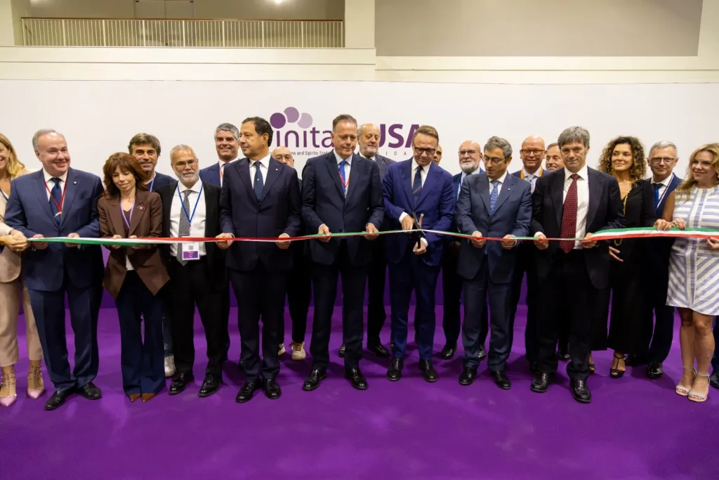 Vinitaly a Chicago: 250 aziende italiana e 1.500 buyer per affrontare i dazi.