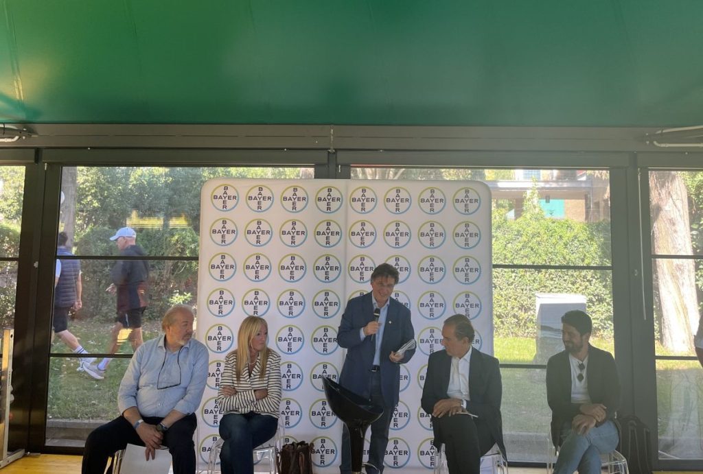 Bayer Italia promuove la prevenzione del tumore alla prostata attraverso eventi di padel.