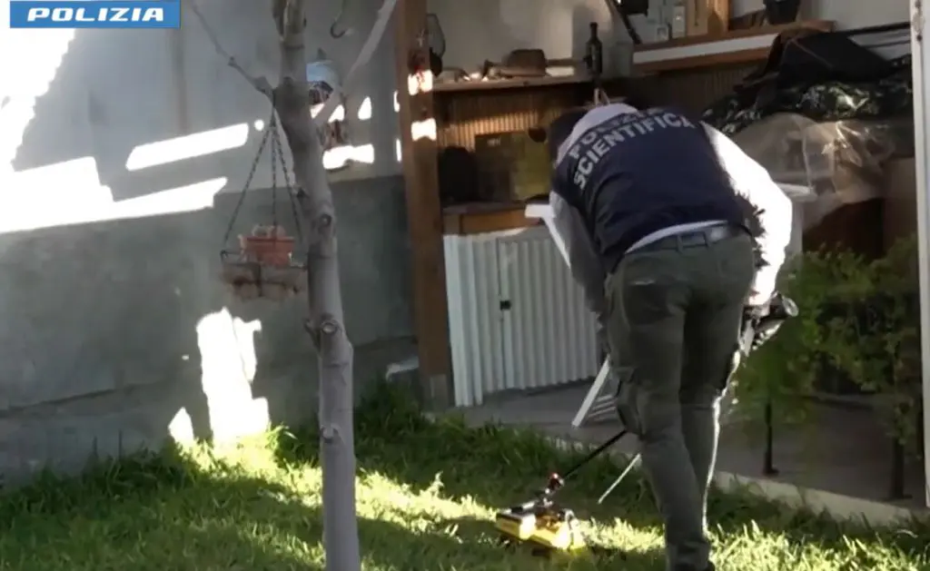 Giovane di Reggio Calabria arrestata per duplice omicidio dei suoi neonati.