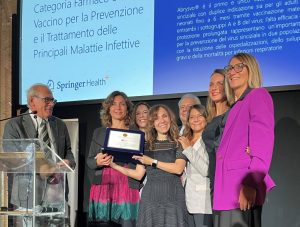 Pfizer riceve riconoscimento per il vaccino innovativo contro il virus respiratorio sinciziale.