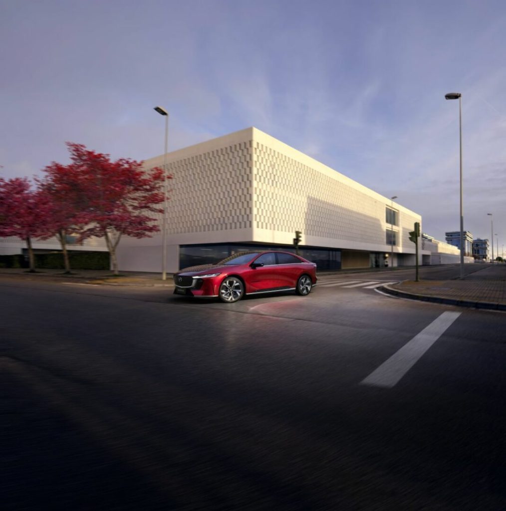 Mazda6e conquista cinque stelle Euro NCAP: sicurezza e innovazione al top nel segmento auto.