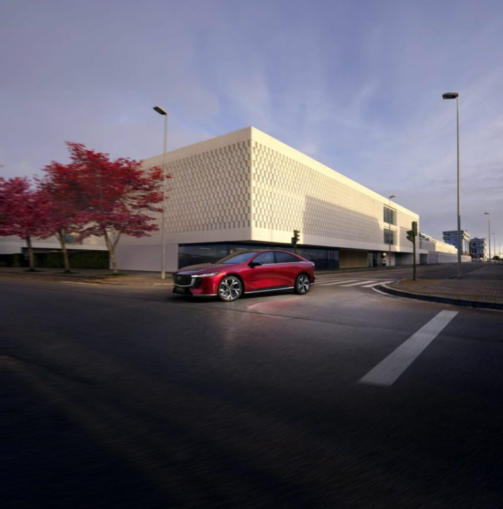 Mazda6e conquista cinque stelle Euro NCAP: sicurezza e innovazione al top nel segmento auto.