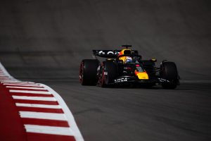 Verstappen conquista la pole nella sprint del GP USA, seguito da Norris e Piastri.