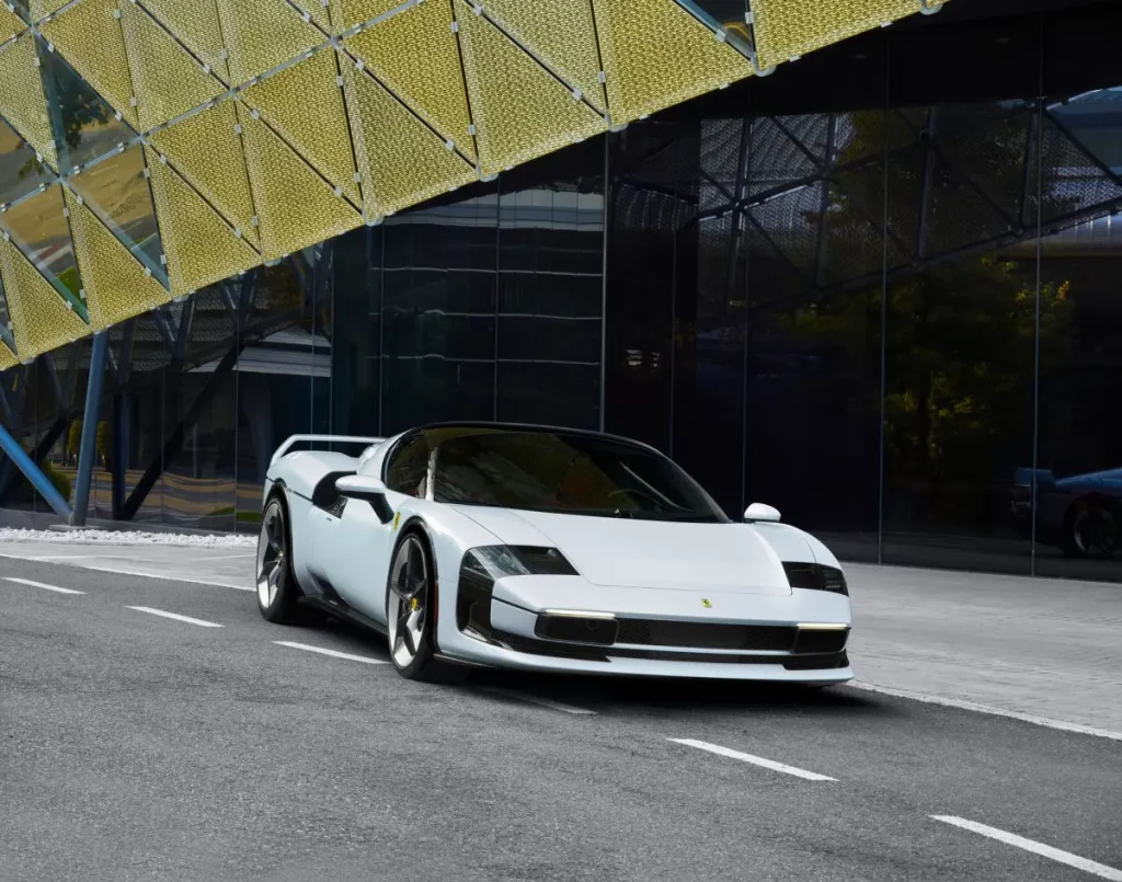 Ferrari presenta la SC40: un tributo esclusivo all’iconica F40.