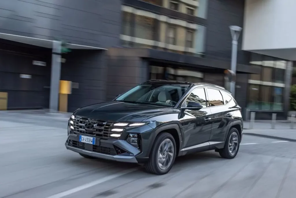 Nuova gamma motori Hyundai Tucson MY26: prestazioni e efficienza per ogni esigenza di guida.