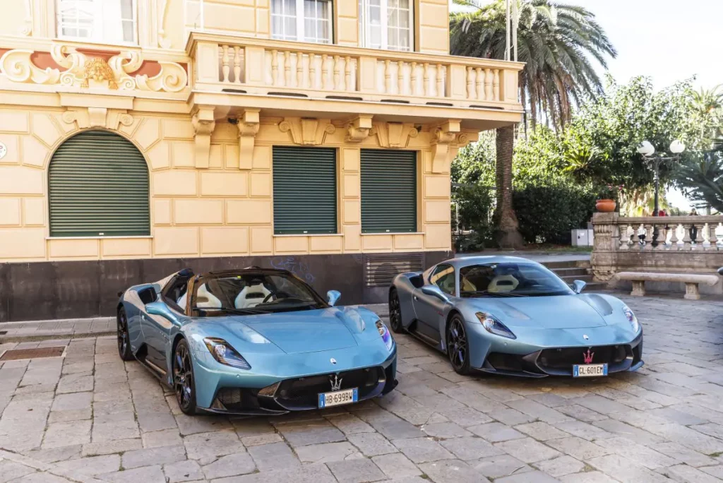Maserati MCPURA: la bellezza delle strade della Versilia a bordo di un’icona automobilistica.