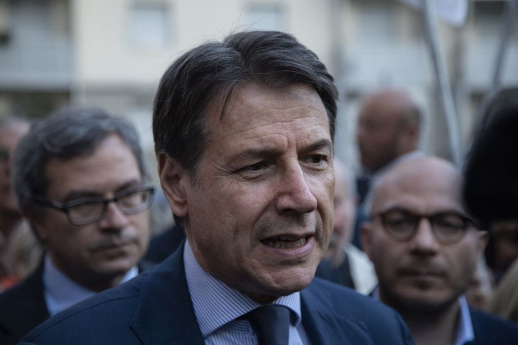 Conte rieletto presidente M5S: “Avanti a testa alta per fare sempre meglio.”
