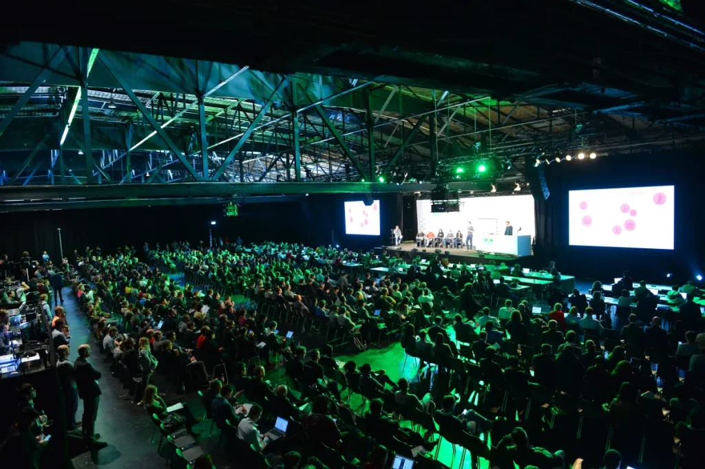 È arrivato il secondo giorno del TechCrunch Disrupt 2025! Il Moscone West di San Francisco si...