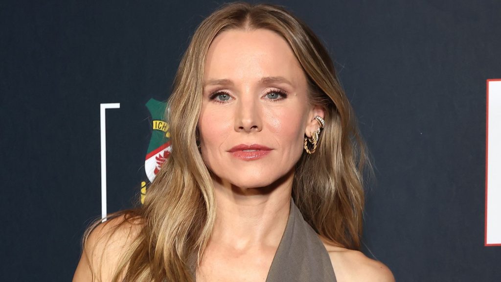 Kristen Bell svela gli stivali autunnali più eleganti, versatili e impermeabili.