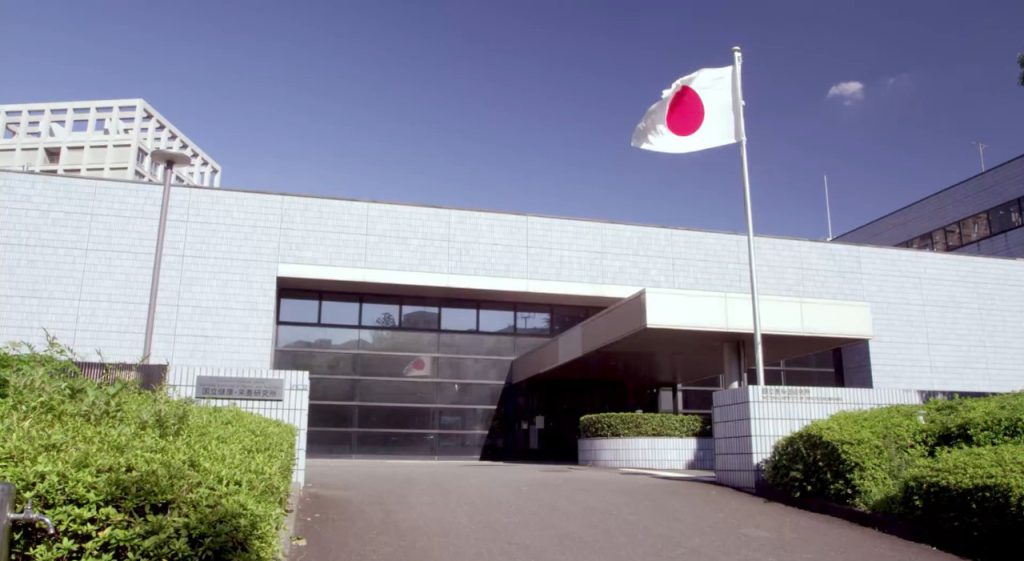 Influenza in Giappone: 6.000 casi e 100 scuole chiuse per ceppo H3N2.