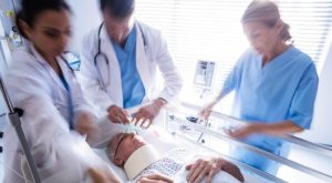 Riconoscere l’ictus: segni cruciali da non sottovalutare in un urgente contesto temporale.