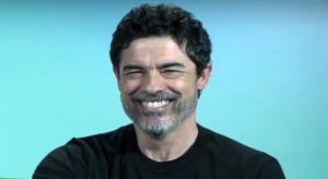 Alessandro Gassmann Promuove l'Educazione Sentimentale nelle Scuole Alessandro Gassmann, attore di...