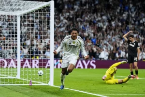 Juventus sconfitta dal Real Madrid: Bellingham protagonista in una sfida intensa al Bernabeu.